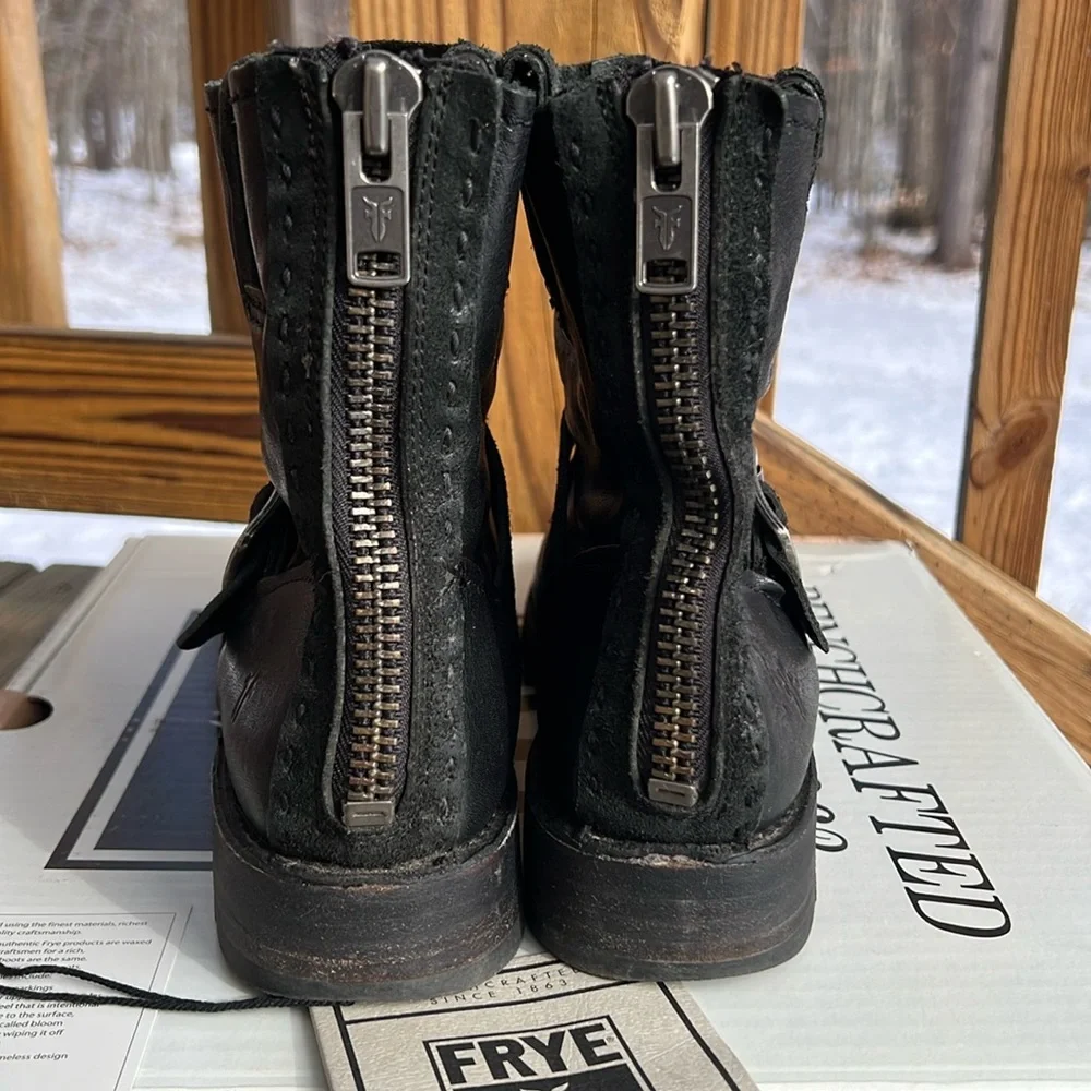 Frye Vicky Artisan Back Zip Distressed Boots  Moto Boots 9 🥳 Host Pick 🥳 - Picture 6 of 16